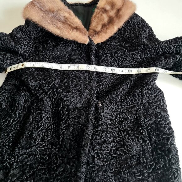 Vintage Persian Lam coat with mink collar. Real fur short jacket. - Picture 5 of 10